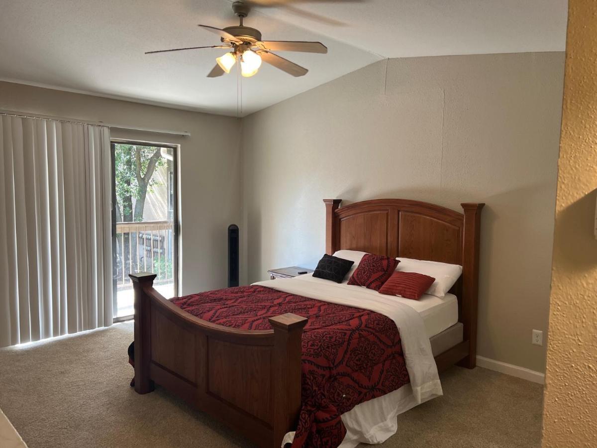 Lovely 1-Bedroom Townhome With Nice Amenities Houston Dış mekan fotoğraf